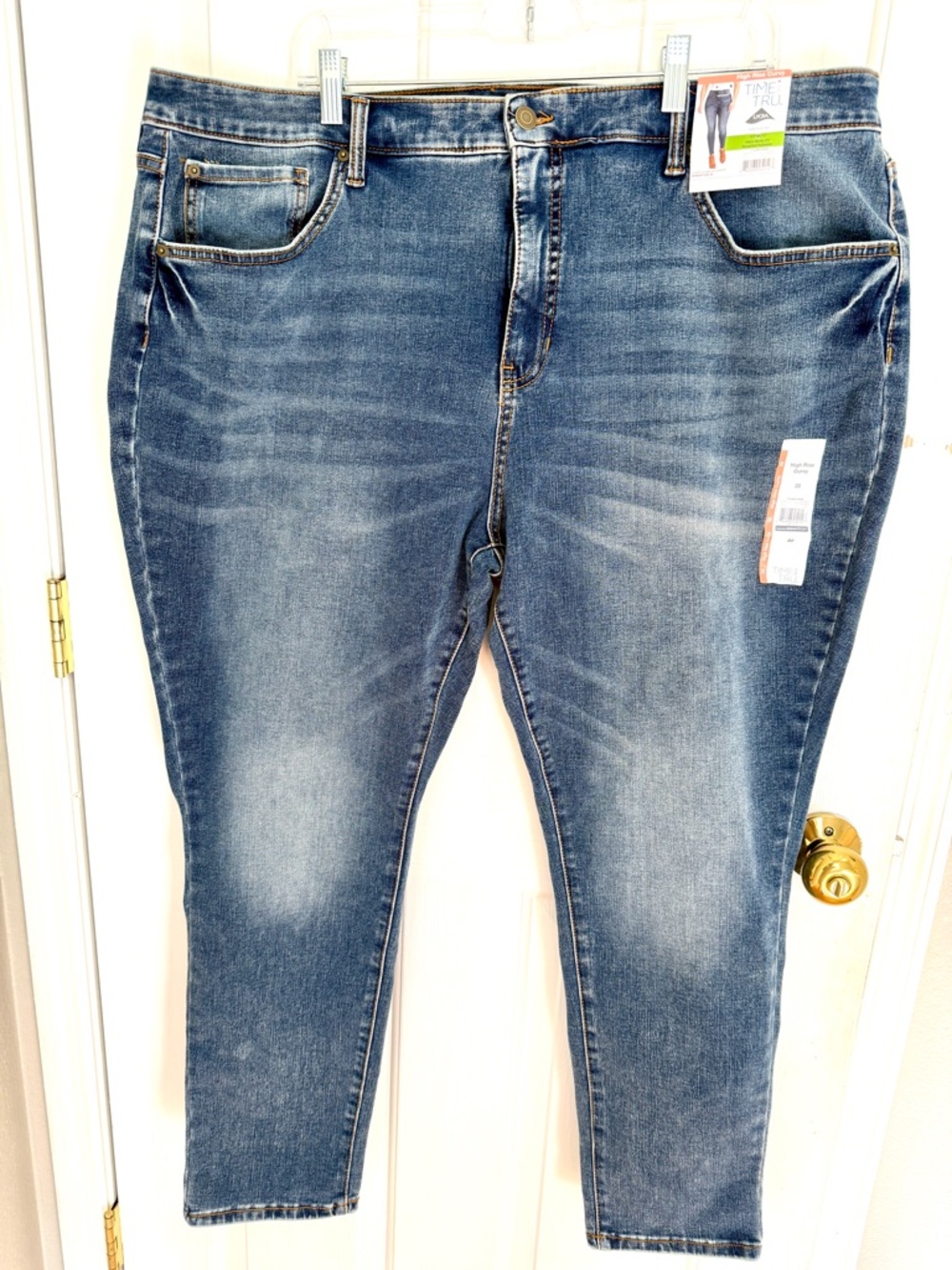 Time and Tru Women's High Rise Skinny Jeans - Medium Wash Blue